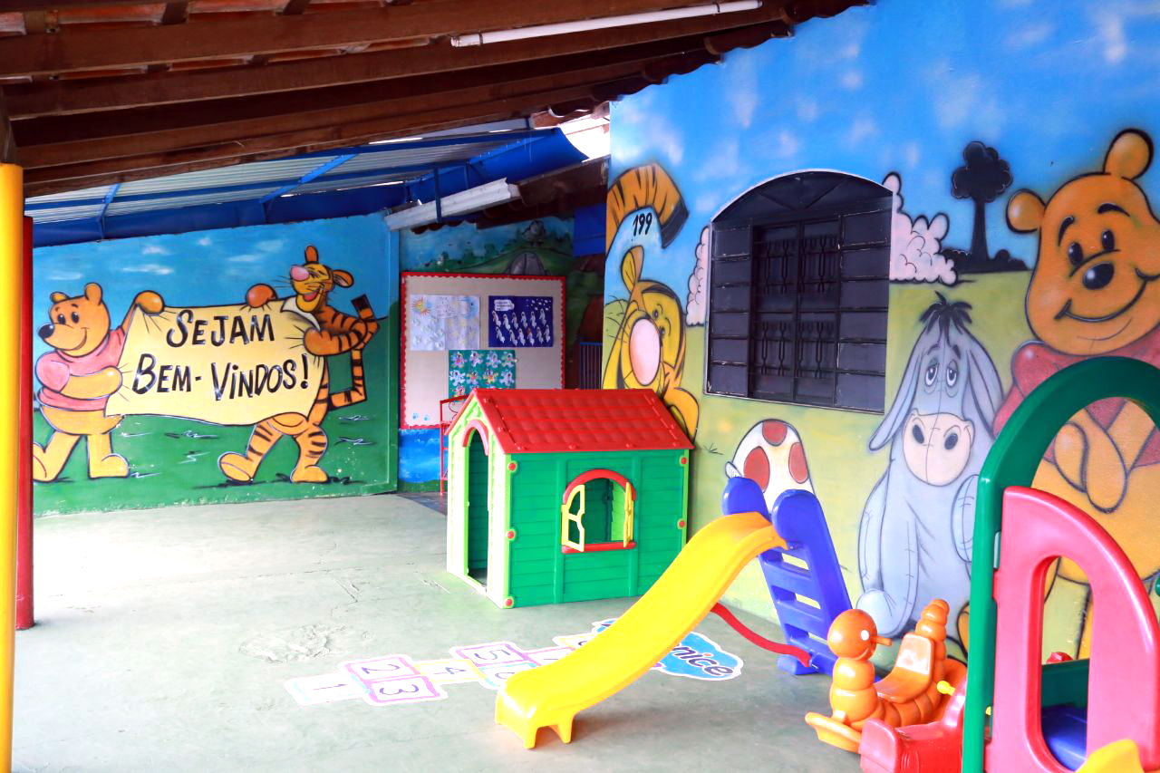 Crianças brincando